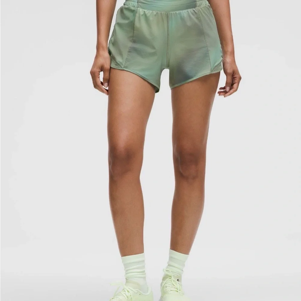 Lululemon Hotty Hot High-Rise Lined 4”, Shorts - Picture 1 of 9